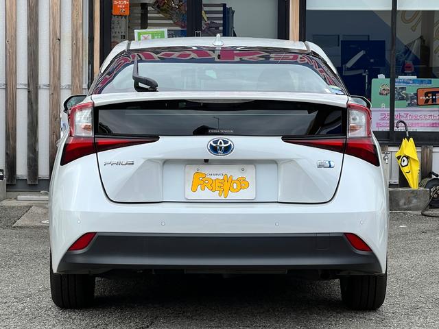 プリウス Ａプレミアム　後期型　衝突軽減ブレーキ　全方位カメラ　９型ナビＴＶ　Ｂｌｕｅｔｏｏｔｈ　ＥＴＣ２．０　黒革シート　シートヒーター　エアシート　パワーシート　ＨＵＤ　レーンアシスト　オートハイビーム　保証付（31枚目）