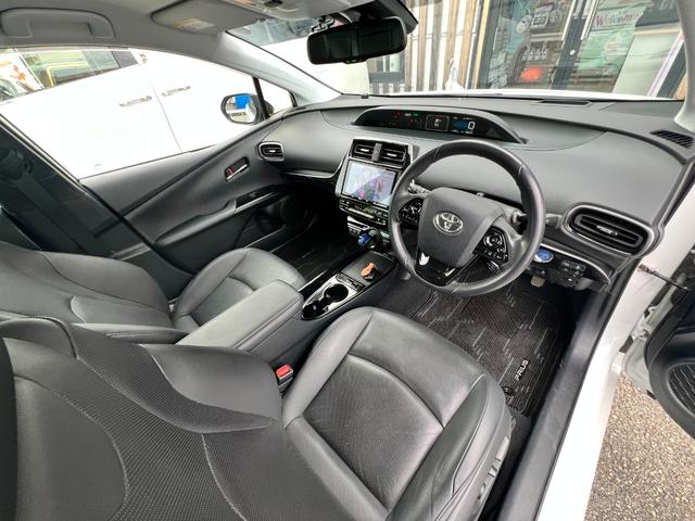 プリウス Ａプレミアム　後期型　衝突軽減ブレーキ　全方位カメラ　９型ナビＴＶ　Ｂｌｕｅｔｏｏｔｈ　ＥＴＣ２．０　黒革シート　シートヒーター　エアシート　パワーシート　ＨＵＤ　レーンアシスト　オートハイビーム　保証付（39枚目）