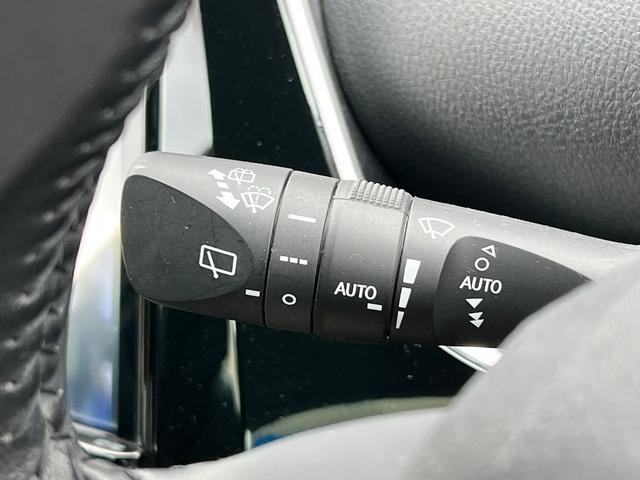 プリウス Ａプレミアム　後期型　衝突軽減ブレーキ　全方位カメラ　９型ナビＴＶ　Ｂｌｕｅｔｏｏｔｈ　ＥＴＣ２．０　黒革シート　シートヒーター　エアシート　パワーシート　ＨＵＤ　レーンアシスト　オートハイビーム　保証付（43枚目）