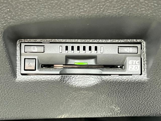プリウス Ａプレミアム　後期型　衝突軽減ブレーキ　全方位カメラ　９型ナビＴＶ　Ｂｌｕｅｔｏｏｔｈ　ＥＴＣ２．０　黒革シート　シートヒーター　エアシート　パワーシート　ＨＵＤ　レーンアシスト　オートハイビーム　保証付（48枚目）