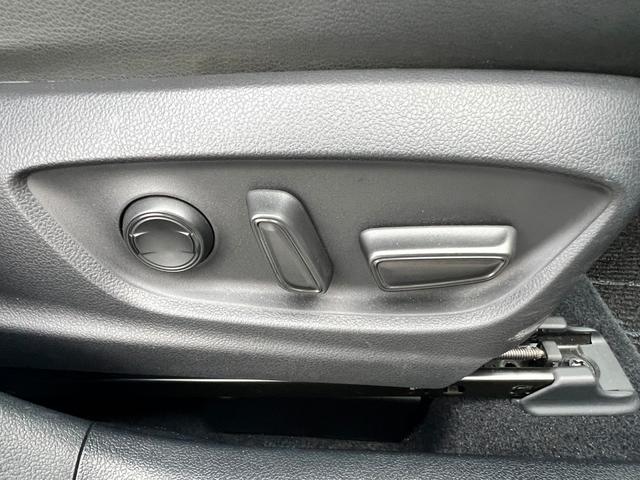 プリウス Ａプレミアム　後期型　衝突軽減ブレーキ　全方位カメラ　９型ナビＴＶ　Ｂｌｕｅｔｏｏｔｈ　ＥＴＣ２．０　黒革シート　シートヒーター　エアシート　パワーシート　ＨＵＤ　レーンアシスト　オートハイビーム　保証付（62枚目）