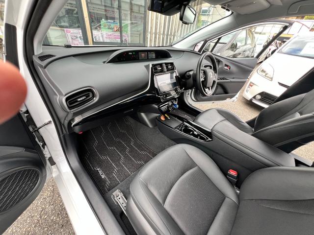 プリウス Ａプレミアム　後期型　衝突軽減ブレーキ　全方位カメラ　９型ナビＴＶ　Ｂｌｕｅｔｏｏｔｈ　ＥＴＣ２．０　黒革シート　シートヒーター　エアシート　パワーシート　ＨＵＤ　レーンアシスト　オートハイビーム　保証付（65枚目）