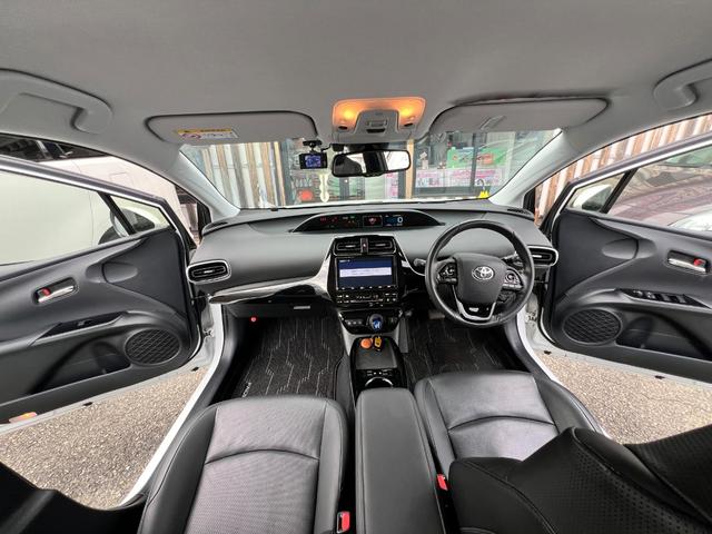 プリウス Ａプレミアム　後期型　衝突軽減ブレーキ　全方位カメラ　９型ナビＴＶ　Ｂｌｕｅｔｏｏｔｈ　ＥＴＣ２．０　黒革シート　シートヒーター　エアシート　パワーシート　ＨＵＤ　レーンアシスト　オートハイビーム　保証付（68枚目）