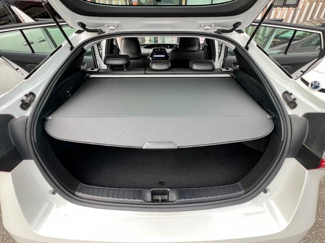 プリウス Ａプレミアム　後期型　衝突軽減ブレーキ　全方位カメラ　９型ナビＴＶ　Ｂｌｕｅｔｏｏｔｈ　ＥＴＣ２．０　黒革シート　シートヒーター　エアシート　パワーシート　ＨＵＤ　レーンアシスト　オートハイビーム　保証付（70枚目）