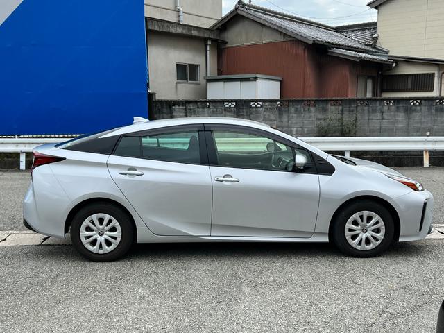 プリウス Ｓ　後期型　衝突軽減ブレーキ　ナビ　バックカメラ　ＥＴＣ　ドライブレコーダー　スマートキー　レーンアシスト　オートハイビーム　クルーズコントロール　保証付（16枚目）