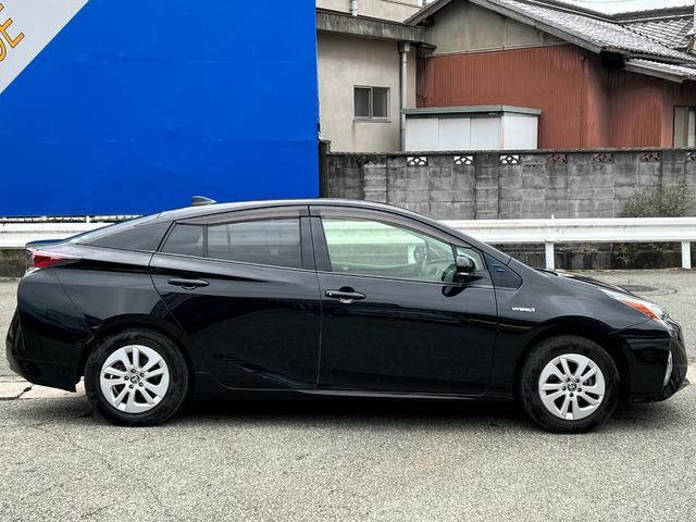 TOYOTA PRIUS S SAFETY PLUS