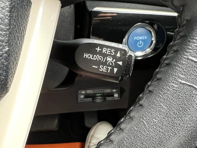 TOYOTA PRIUS S SAFETY PLUS