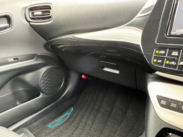 TOYOTA PRIUS S SAFETY PLUS