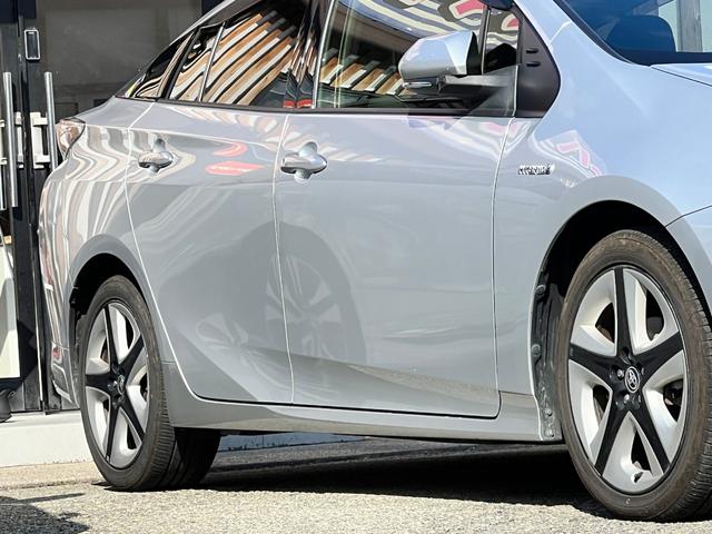 プリウス Sツーリングセレクション 衝突軽減ブレーキ 純正17インチアルミホイール 9型ナビTV バックカメラ Bluetooth ETC 黒革シート シートヒーター クルーズコントロール オートハイビーム 保証付(3枚目)