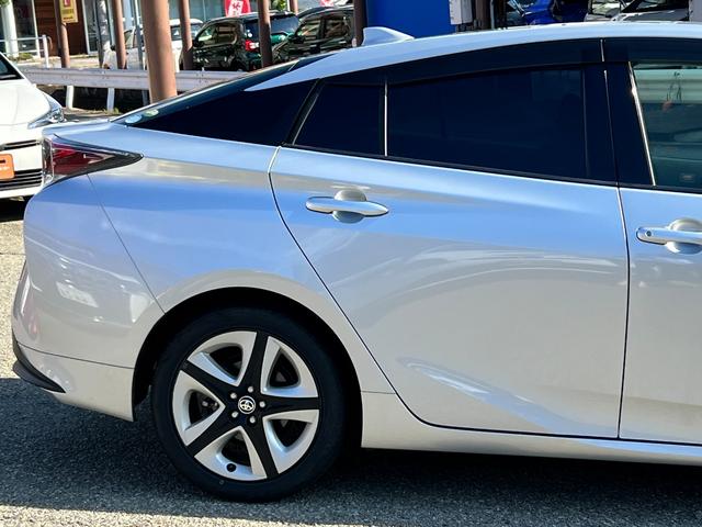 プリウス Sツーリングセレクション 衝突軽減ブレーキ 純正17インチアルミホイール 9型ナビTV バックカメラ Bluetooth ETC 黒革シート シートヒーター クルーズコントロール オートハイビーム 保証付(16枚目)