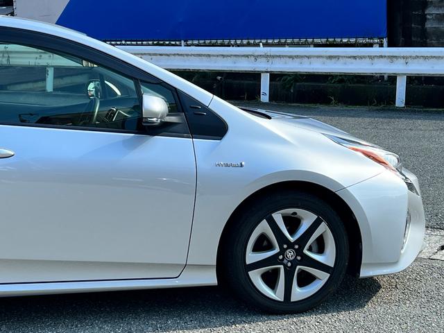 プリウス Sツーリングセレクション 衝突軽減ブレーキ 純正17インチアルミホイール 9型ナビTV バックカメラ Bluetooth ETC 黒革シート シートヒーター クルーズコントロール オートハイビーム 保証付(17枚目)