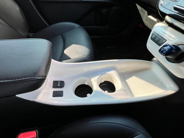 プリウス Sツーリングセレクション 衝突軽減ブレーキ 純正17インチアルミホイール 9型ナビTV バックカメラ Bluetooth ETC 黒革シート シートヒーター クルーズコントロール オートハイビーム 保証付(56枚目)