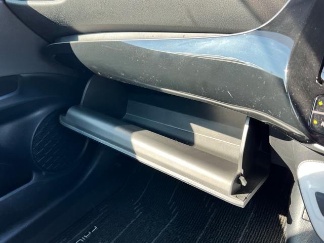 プリウス Sツーリングセレクション 衝突軽減ブレーキ 純正17インチアルミホイール 9型ナビTV バックカメラ Bluetooth ETC 黒革シート シートヒーター クルーズコントロール オートハイビーム 保証付(59枚目)