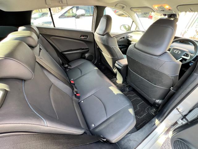 プリウス Sツーリングセレクション 衝突軽減ブレーキ 純正17インチアルミホイール 9型ナビTV バックカメラ Bluetooth ETC 黒革シート シートヒーター クルーズコントロール オートハイビーム 保証付(65枚目)