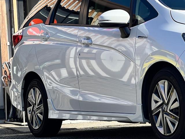 シャトル ハイブリッドＸ　ホンダセンシング　後期型　衝突軽減ブレーキ　９型ＴＶナビ　ＥＴＣ　バックカメラ　Ｂｌｕｅｔｏｏｔｈ　ドライブレコーダー　ＬＥＤヘッドライト　フォグライト　クルーズコントロール　シートヒーター　保証付（3枚目）