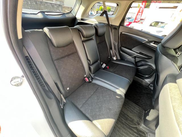 シャトル ハイブリッドＸ　ホンダセンシング　後期型　衝突軽減ブレーキ　９型ＴＶナビ　ＥＴＣ　バックカメラ　Ｂｌｕｅｔｏｏｔｈ　ドライブレコーダー　ＬＥＤヘッドライト　フォグライト　クルーズコントロール　シートヒーター　保証付（64枚目）