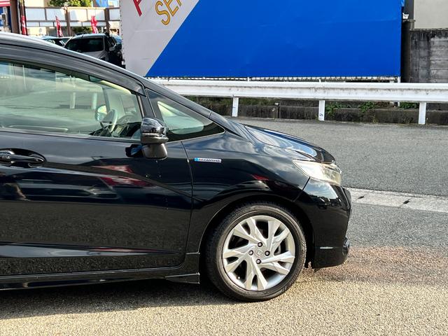 シャトル ハイブリッドＺ　衝突軽減ブレーキ　ＴＶ　ナビ　ＥＴＣ　バックカメラ　Ｂｌｕｅｔｏｏｔｈ　ドライブレコーダー　フォグライト　クルーズコントロール　シートヒーター　パドルシフト　純正アルミホイール　保証付（17枚目）