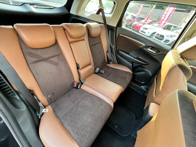 シャトル ハイブリッドＺ　衝突軽減ブレーキ　ＴＶ　ナビ　ＥＴＣ　バックカメラ　Ｂｌｕｅｔｏｏｔｈ　ドライブレコーダー　フォグライト　クルーズコントロール　シートヒーター　パドルシフト　純正アルミホイール　保証付（64枚目）