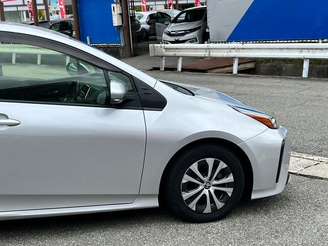 プリウス Ａ　後期型　衝突軽減ブレーキ　全方位カメラ　ナビ　ＴＶ　Ｂｌｕｅｔｏｏｔｈ　ＥＴＣ２．０　ドライブレコーダー　ＨＵＤ　電動シート　クルーズコントロール　オートハイビーム　保証付（18枚目）