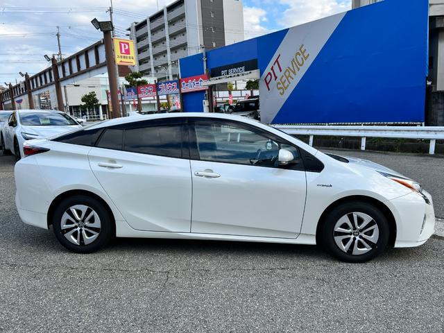 プリウス Ａ　衝突軽減ブレーキ　９型ナビＴＶ　Ｂｌｕｅｔｏｏｔｈ　バックカメラ　ＥＴＣ　クルーズコントロール　ＨＵＤ　オートハイビーム　保証付（16枚目）