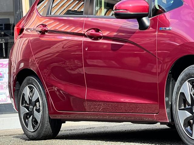 フィットハイブリッド Ｌ　ホンダセンシング　後期型　衝突軽減ブレーキ　ＴＶ　ナビ　ＥＴＣ　バックカメラ　Ｂｌｕｅｔｏｏｔｈ　ドライブレコーダー　ＬＥＤヘッドライト　フォグライト　クルーズコントロール　保証付（3枚目）