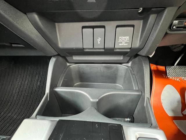 フィットハイブリッド Ｌ　ホンダセンシング　後期型　衝突軽減ブレーキ　ＴＶ　ナビ　ＥＴＣ　バックカメラ　Ｂｌｕｅｔｏｏｔｈ　ドライブレコーダー　ＬＥＤヘッドライト　フォグライト　クルーズコントロール　保証付（53枚目）