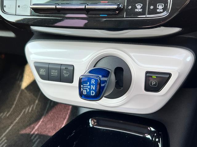 プリウス Ｓセーフティプラス　衝突軽減ブレーキ　サンルーフ　９型ＴＶナビ　バックカメラ　Ｂｌｕｅｔｏｏｔｈ　ＥＴＣ　スマートキー　レーンアシスト　オートハイビーム　クルーズコントロール　保証付（53枚目）