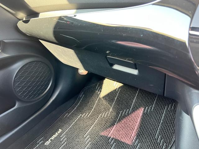 プリウス Ｓセーフティプラス　衝突軽減ブレーキ　サンルーフ　９型ＴＶナビ　バックカメラ　Ｂｌｕｅｔｏｏｔｈ　ＥＴＣ　スマートキー　レーンアシスト　オートハイビーム　クルーズコントロール　保証付（58枚目）