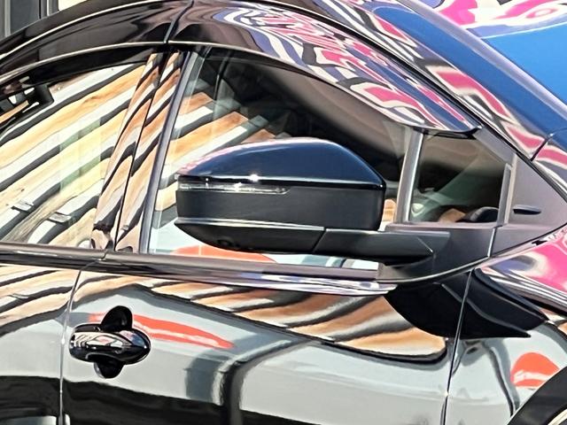 プリウス Ｚ　１オーナー　衝突軽減ブレーキ　全方位カメラ　ＴＶ　ナビ　Ｂｌｕｅｔｏｏｔｈ　ドラレコ　黒革シート　シートヒーター　シートエアコン　クルーズコントロール　ＥＴＣ２．０　電動バックドア　電動シート　保証付（5枚目）