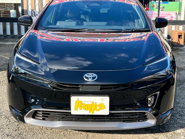 プリウス Ｚ　１オーナー　衝突軽減ブレーキ　全方位カメラ　ＴＶ　ナビ　Ｂｌｕｅｔｏｏｔｈ　ドラレコ　黒革シート　シートヒーター　シートエアコン　クルーズコントロール　ＥＴＣ２．０　電動バックドア　電動シート　保証付（9枚目）