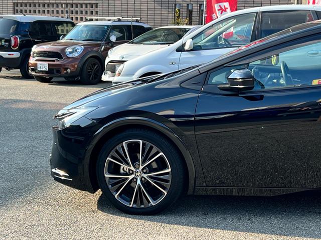 プリウス Ｚ　１オーナー　衝突軽減ブレーキ　全方位カメラ　ＴＶ　ナビ　Ｂｌｕｅｔｏｏｔｈ　ドラレコ　黒革シート　シートヒーター　シートエアコン　クルーズコントロール　ＥＴＣ２．０　電動バックドア　電動シート　保証付（22枚目）