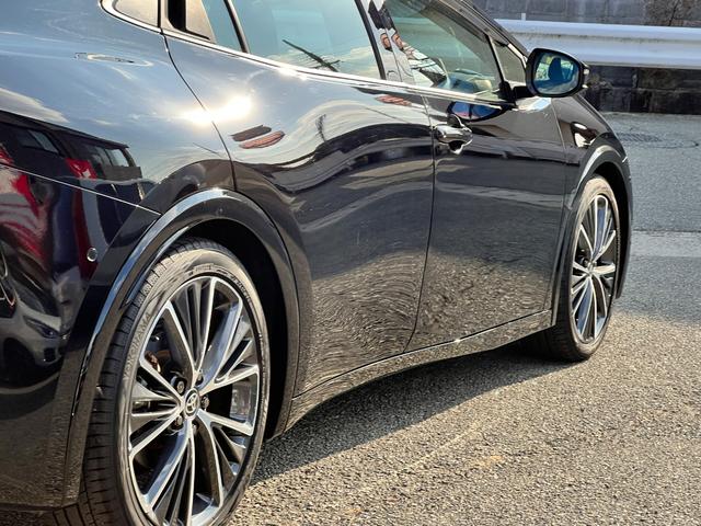 プリウス Ｚ　１オーナー　衝突軽減ブレーキ　全方位カメラ　ＴＶ　ナビ　Ｂｌｕｅｔｏｏｔｈ　ドラレコ　黒革シート　シートヒーター　シートエアコン　クルーズコントロール　ＥＴＣ２．０　電動バックドア　電動シート　保証付（28枚目）