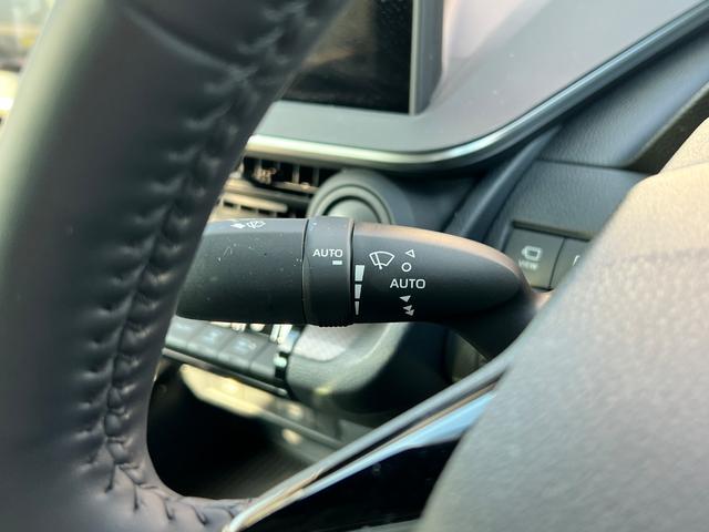 プリウス Ｚ　１オーナー　衝突軽減ブレーキ　全方位カメラ　ＴＶ　ナビ　Ｂｌｕｅｔｏｏｔｈ　ドラレコ　黒革シート　シートヒーター　シートエアコン　クルーズコントロール　ＥＴＣ２．０　電動バックドア　電動シート　保証付（42枚目）