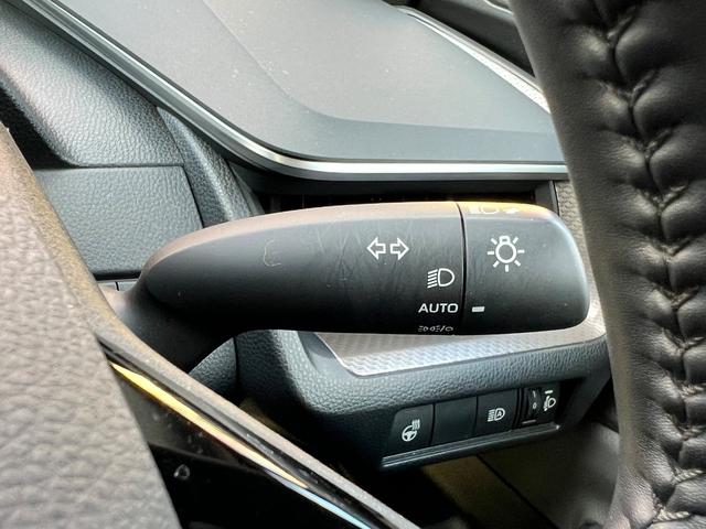 プリウス Ｚ　１オーナー　衝突軽減ブレーキ　全方位カメラ　ＴＶ　ナビ　Ｂｌｕｅｔｏｏｔｈ　ドラレコ　黒革シート　シートヒーター　シートエアコン　クルーズコントロール　ＥＴＣ２．０　電動バックドア　電動シート　保証付（43枚目）