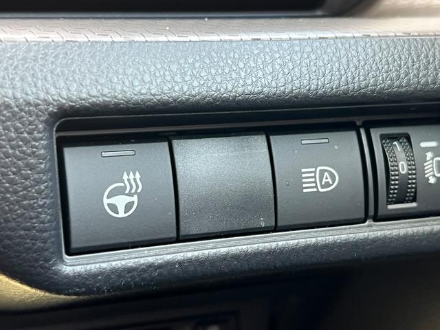 プリウス Ｚ　１オーナー　衝突軽減ブレーキ　全方位カメラ　ＴＶ　ナビ　Ｂｌｕｅｔｏｏｔｈ　ドラレコ　黒革シート　シートヒーター　シートエアコン　クルーズコントロール　ＥＴＣ２．０　電動バックドア　電動シート　保証付（44枚目）