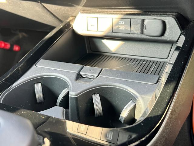 プリウス Ｚ　１オーナー　衝突軽減ブレーキ　全方位カメラ　ＴＶ　ナビ　Ｂｌｕｅｔｏｏｔｈ　ドラレコ　黒革シート　シートヒーター　シートエアコン　クルーズコントロール　ＥＴＣ２．０　電動バックドア　電動シート　保証付（50枚目）