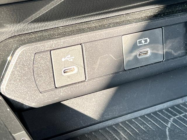 プリウス Ｚ　１オーナー　衝突軽減ブレーキ　全方位カメラ　ＴＶ　ナビ　Ｂｌｕｅｔｏｏｔｈ　ドラレコ　黒革シート　シートヒーター　シートエアコン　クルーズコントロール　ＥＴＣ２．０　電動バックドア　電動シート　保証付（51枚目）