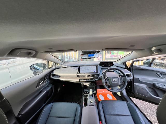 プリウス Ｚ　１オーナー　衝突軽減ブレーキ　全方位カメラ　ＴＶ　ナビ　Ｂｌｕｅｔｏｏｔｈ　ドラレコ　黒革シート　シートヒーター　シートエアコン　クルーズコントロール　ＥＴＣ２．０　電動バックドア　電動シート　保証付（69枚目）