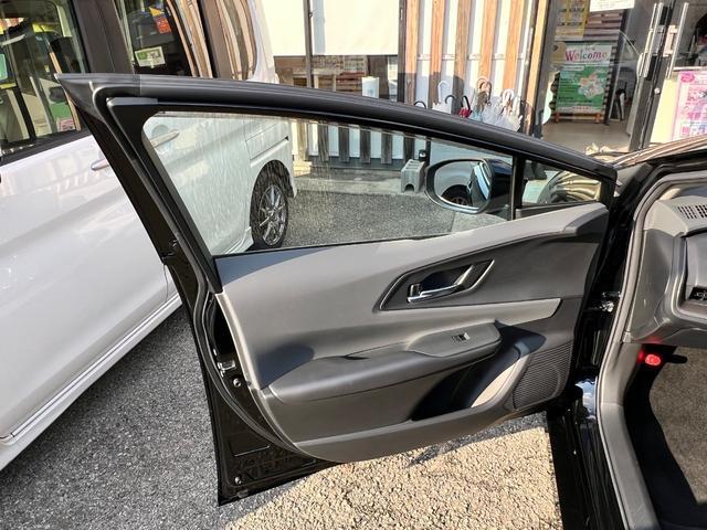 プリウス Ｚ　１オーナー　衝突軽減ブレーキ　全方位カメラ　ＴＶ　ナビ　Ｂｌｕｅｔｏｏｔｈ　ドラレコ　黒革シート　シートヒーター　シートエアコン　クルーズコントロール　ＥＴＣ２．０　電動バックドア　電動シート　保証付（76枚目）