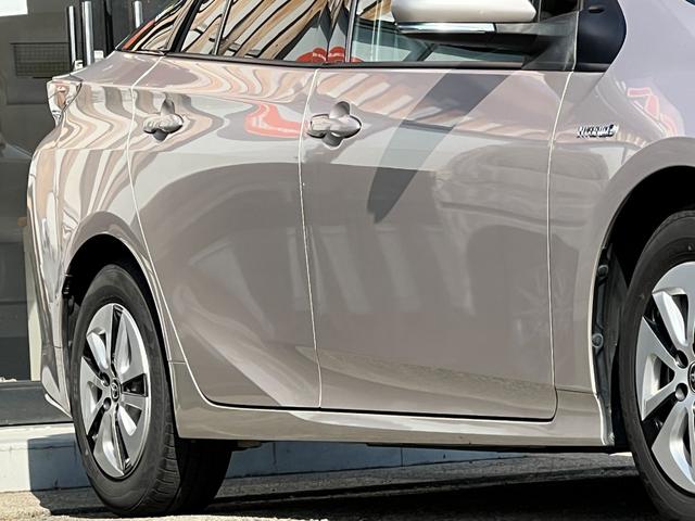 プリウス Ａ　衝突軽減ブレーキ　ＴＶ　ナビ　バックカメラ　Ｂｌｕｅｔｏｏｔｈ　ＥＴＣ　ドライブレコーダー　スマートキー　レーンアシスト　ＨＵＤ　オートハイビーム　クルーズコントロール　保証付（3枚目）