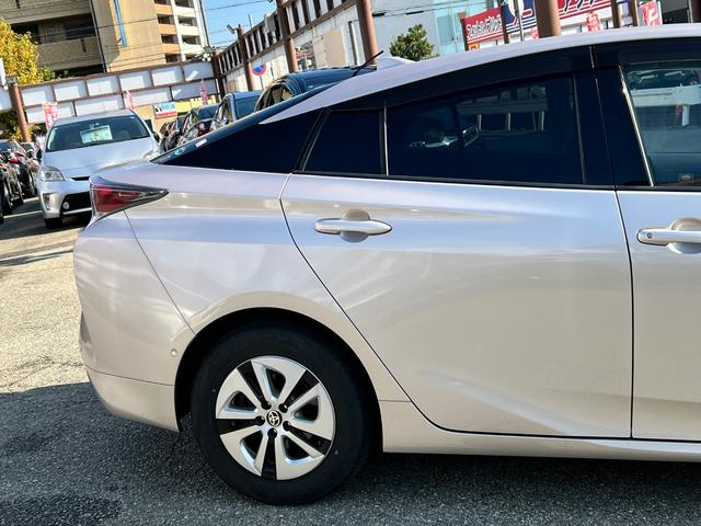 プリウス Ａ　衝突軽減ブレーキ　ＴＶ　ナビ　バックカメラ　Ｂｌｕｅｔｏｏｔｈ　ＥＴＣ　ドライブレコーダー　スマートキー　レーンアシスト　ＨＵＤ　オートハイビーム　クルーズコントロール　保証付（17枚目）