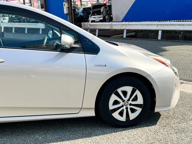 プリウス Ａ　衝突軽減ブレーキ　ＴＶ　ナビ　バックカメラ　Ｂｌｕｅｔｏｏｔｈ　ＥＴＣ　ドライブレコーダー　スマートキー　レーンアシスト　ＨＵＤ　オートハイビーム　クルーズコントロール　保証付（18枚目）