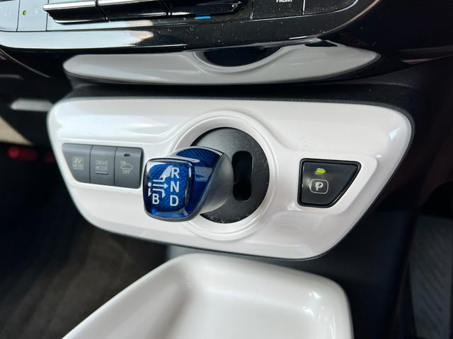 プリウス Ａ　衝突軽減ブレーキ　ＴＶ　ナビ　バックカメラ　Ｂｌｕｅｔｏｏｔｈ　ＥＴＣ　ドライブレコーダー　スマートキー　レーンアシスト　ＨＵＤ　オートハイビーム　クルーズコントロール　保証付（52枚目）