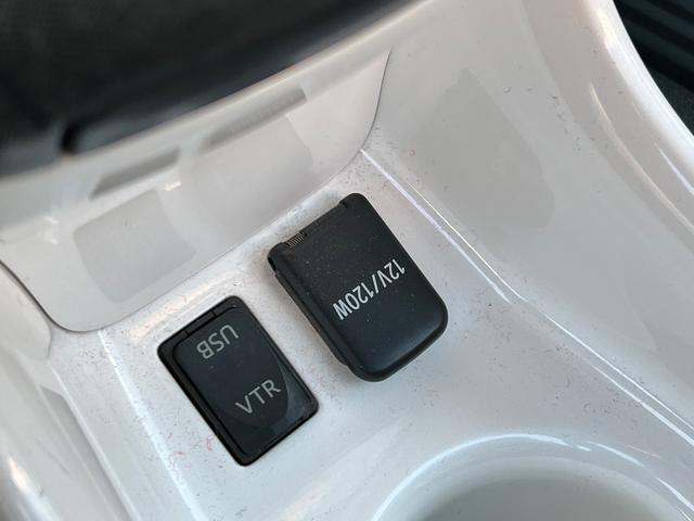 プリウス Ａ　衝突軽減ブレーキ　ＴＶ　ナビ　バックカメラ　Ｂｌｕｅｔｏｏｔｈ　ＥＴＣ　ドライブレコーダー　スマートキー　レーンアシスト　ＨＵＤ　オートハイビーム　クルーズコントロール　保証付（64枚目）