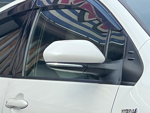 プリウス Ｓ　衝突軽減ブレーキ　９型ナビＴＶ　バックカメラ　Ｂｌｕｅｔｏｏｔｈ　ＥＴＣ　ドライブレコーダー　クルーズコントロール　オートハイビーム　保証付（5枚目）