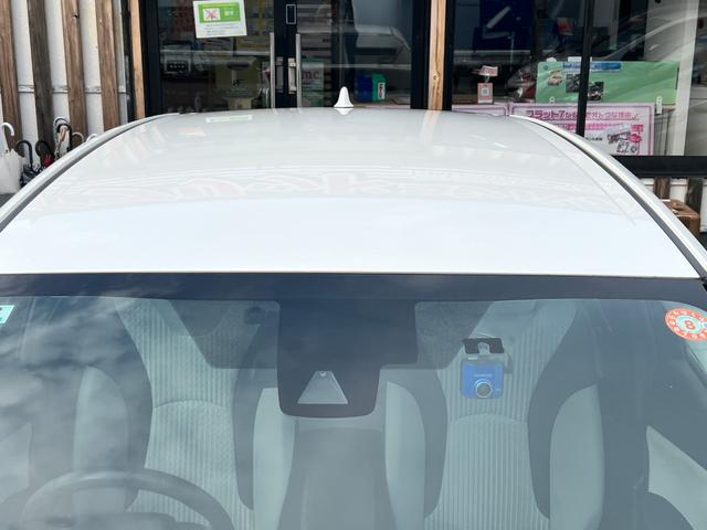 プリウス Ｓ　衝突軽減ブレーキ　９型ナビＴＶ　バックカメラ　Ｂｌｕｅｔｏｏｔｈ　ＥＴＣ　ドライブレコーダー　クルーズコントロール　オートハイビーム　保証付（10枚目）