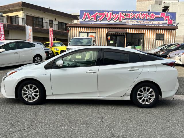 プリウス Ｓ　衝突軽減ブレーキ　９型ナビＴＶ　バックカメラ　Ｂｌｕｅｔｏｏｔｈ　ＥＴＣ　ドライブレコーダー　クルーズコントロール　オートハイビーム　保証付（21枚目）