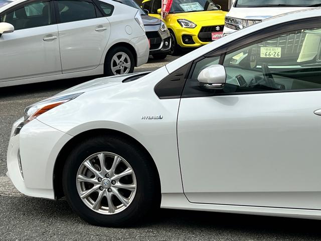 プリウス Ｓ　衝突軽減ブレーキ　９型ナビＴＶ　バックカメラ　Ｂｌｕｅｔｏｏｔｈ　ＥＴＣ　ドライブレコーダー　クルーズコントロール　オートハイビーム　保証付（22枚目）