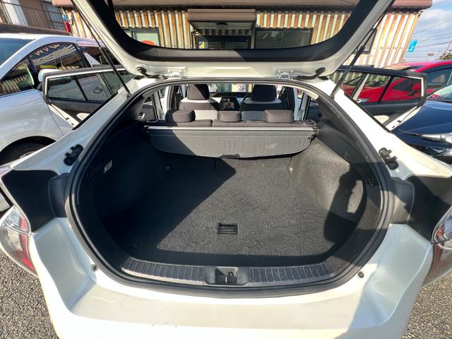 プリウス Ｓ　衝突軽減ブレーキ　９型ナビＴＶ　バックカメラ　Ｂｌｕｅｔｏｏｔｈ　ＥＴＣ　ドライブレコーダー　クルーズコントロール　オートハイビーム　保証付（64枚目）