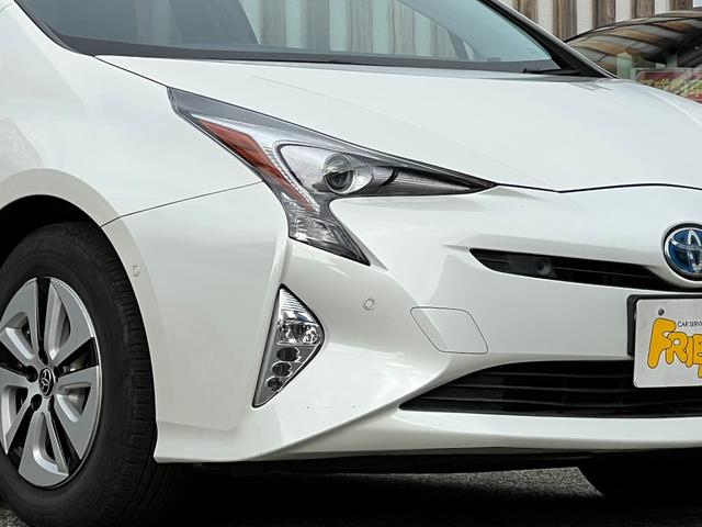 プリウス Ａプレミアム　衝突軽減ブレーキ　９型ナビＴＶ　バックカメラ　Ｂｌｕｅｔｏｏｔｈ　ＥＴＣ　黒革シート　シートヒーター　クルーズコントロール　ＨＵＤ　オートハイビーム　保証付（2枚目）